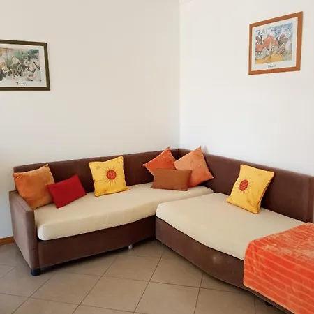 Cozy In Santa Eulalia Beach Appartement
