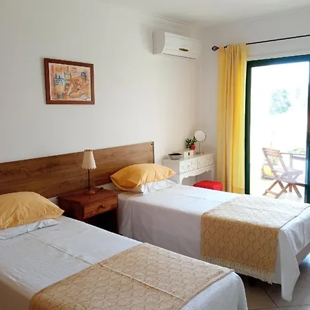 Cozy In Santa Eulalia Beach Appartement